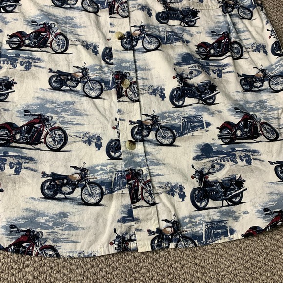 Clear Water Mens Shirt Size Large White Motorcycle Print Button Down Pocket - Picture 4 of 10